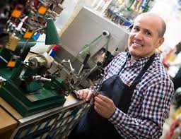 Quando Chamar um Chaveiro Residencial em Niterói carlos chaveiro